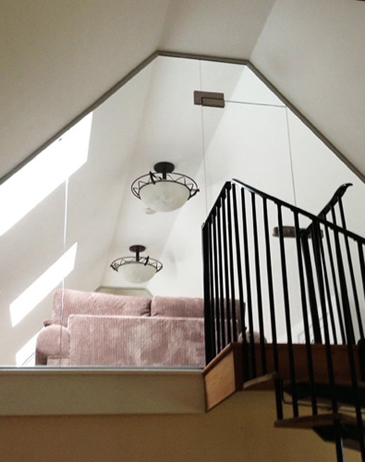Glazing-for-a-mezzanine-floor